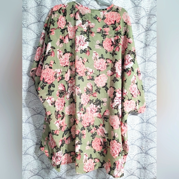Rue Plus Size Floral Kimono Size 4x - Picture 3 of 3